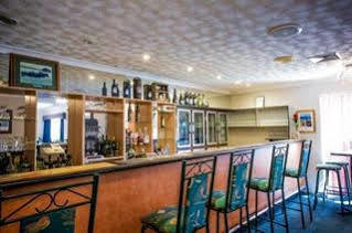 Hampton Motel 3*