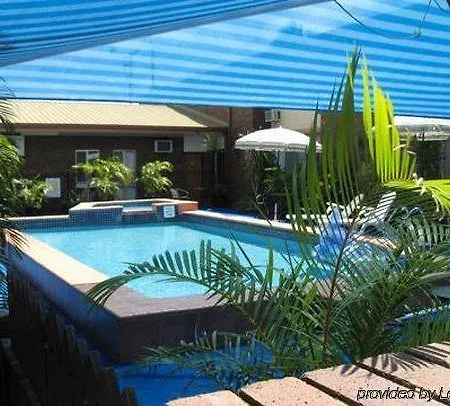 Hampton Villa Motel 